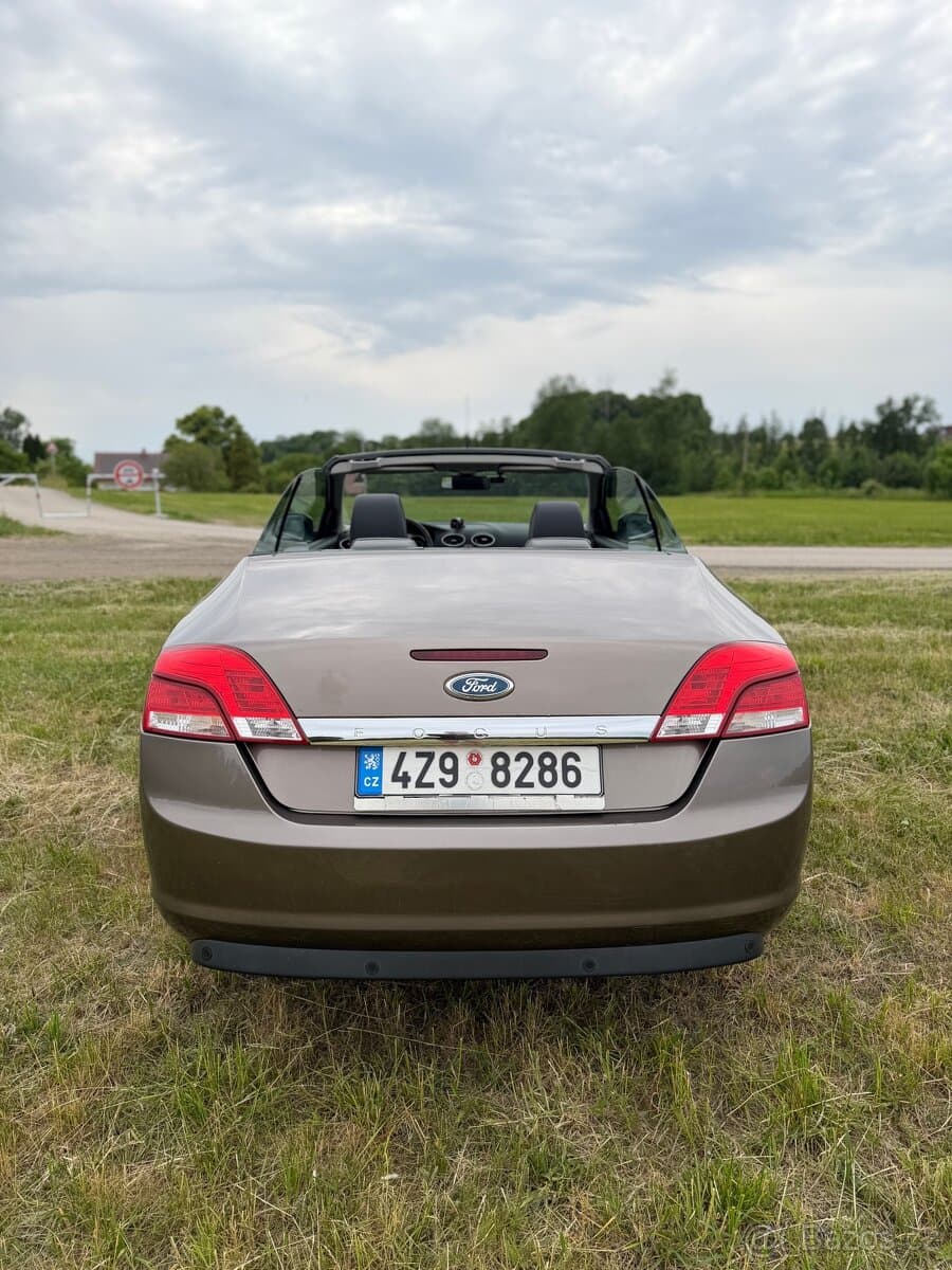 2010 Ford FOCUS - 4