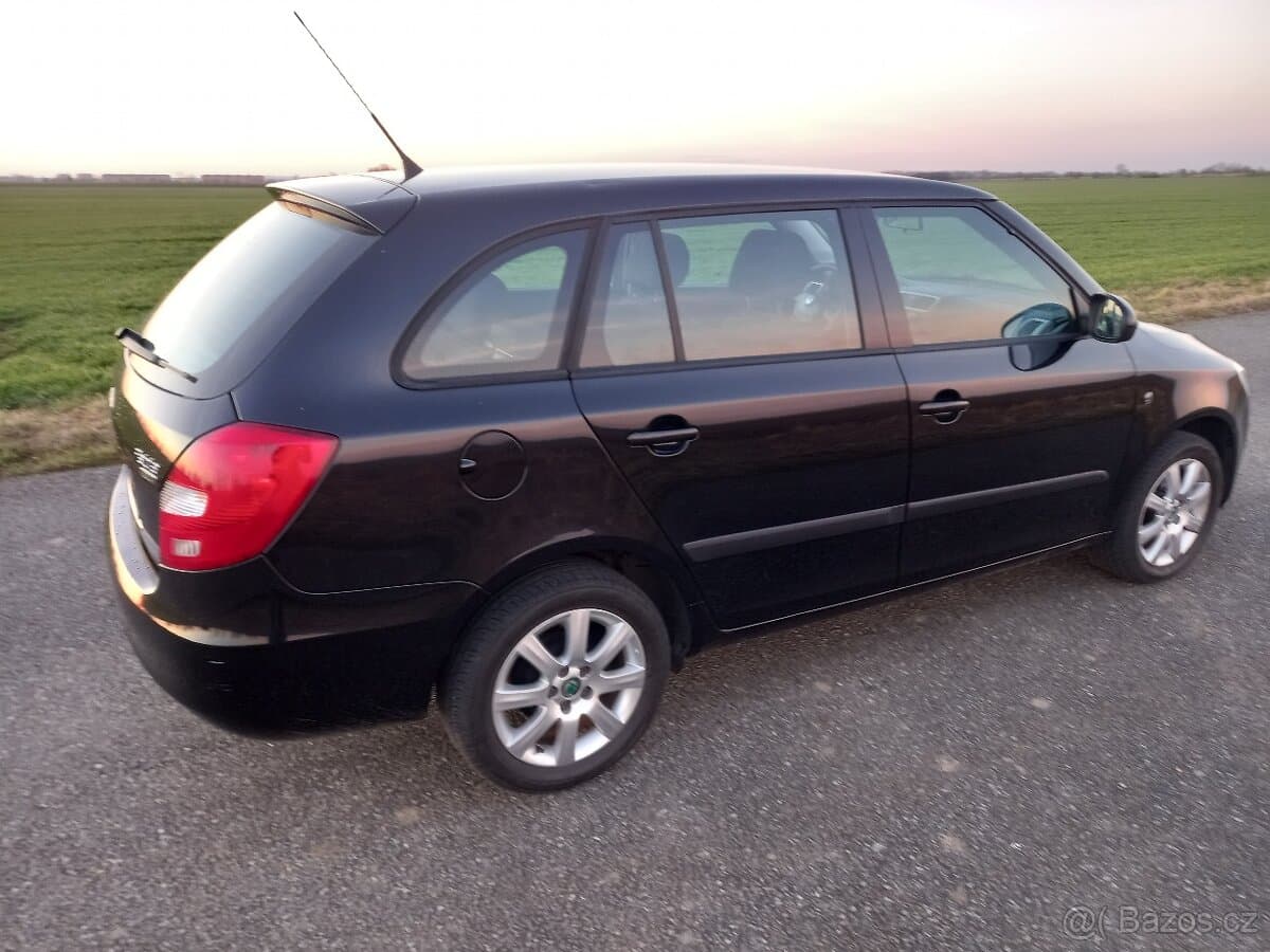 2010 Škoda FABIA - 4