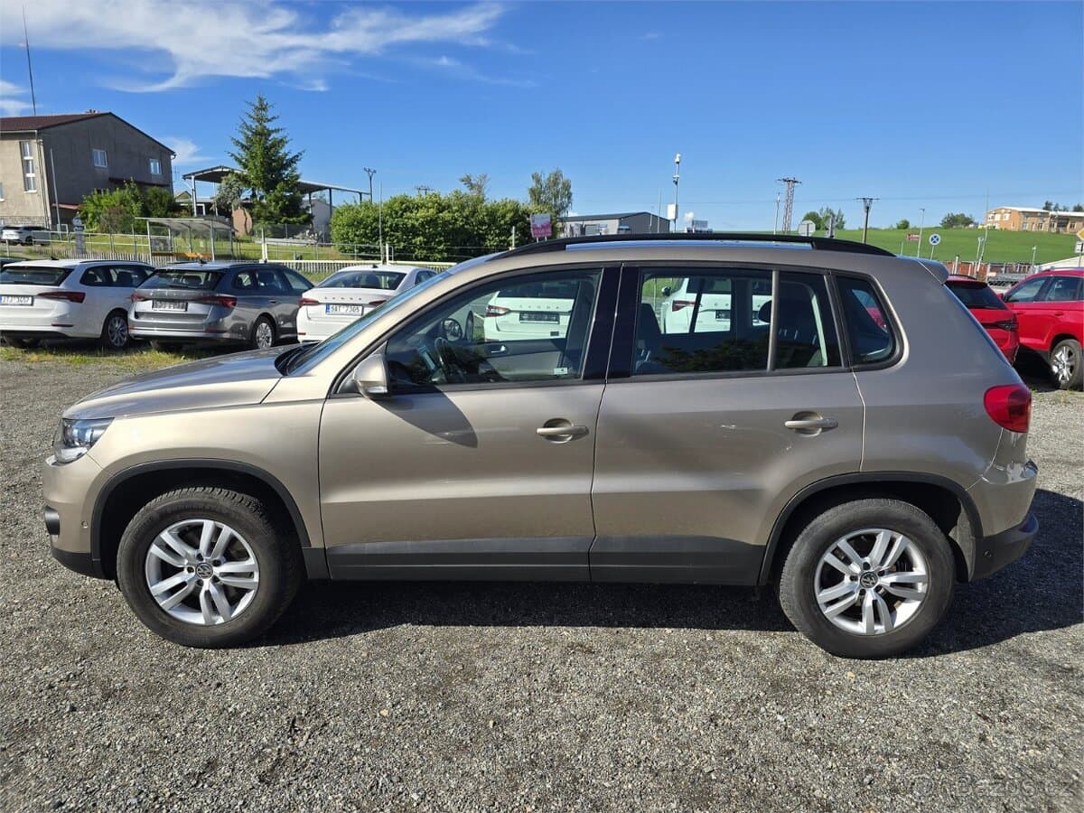 2012 Volkswagen TIGUAN - 4