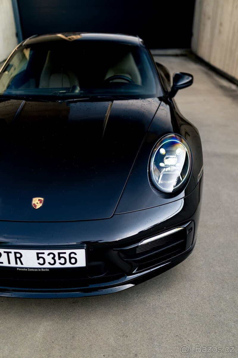 2023 Porsche 911 - 4