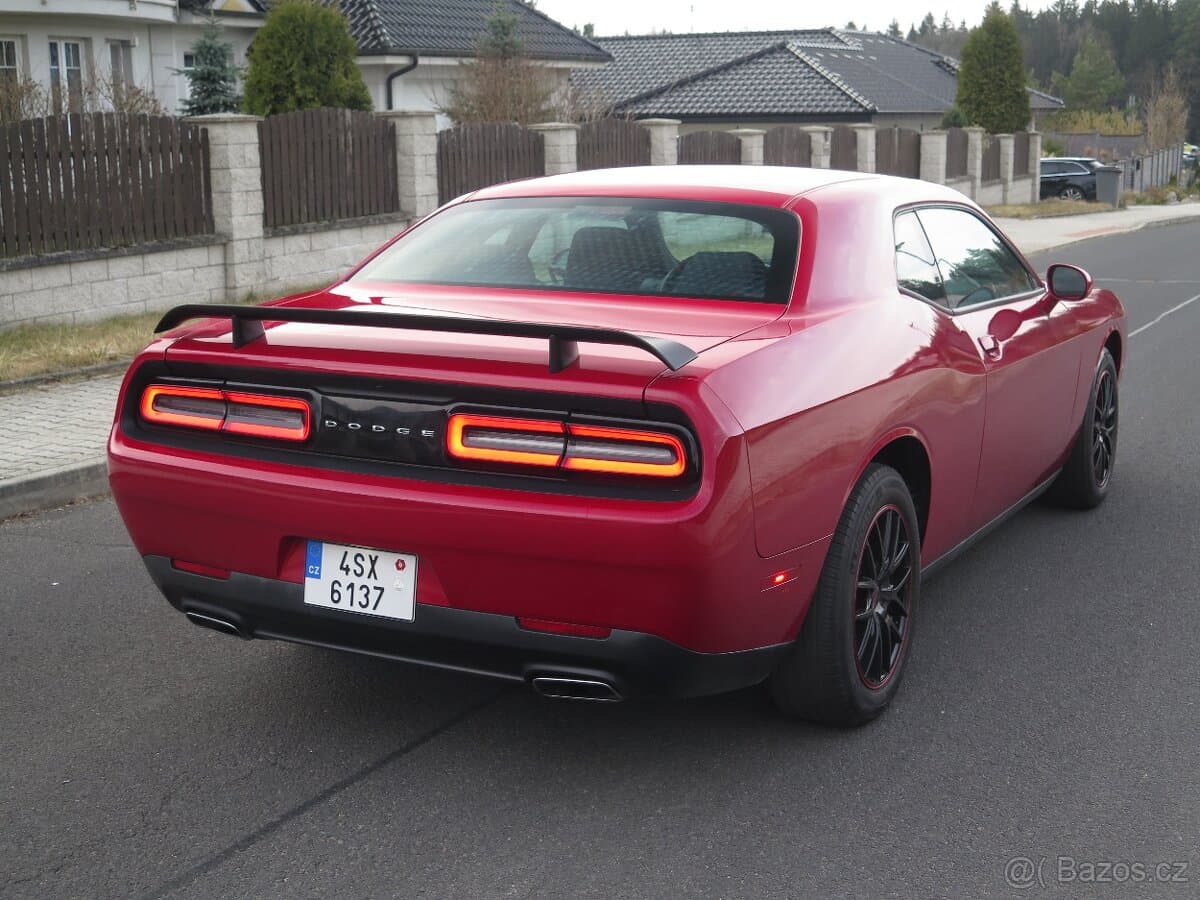 2016 Dodge CHALLENGER - 4