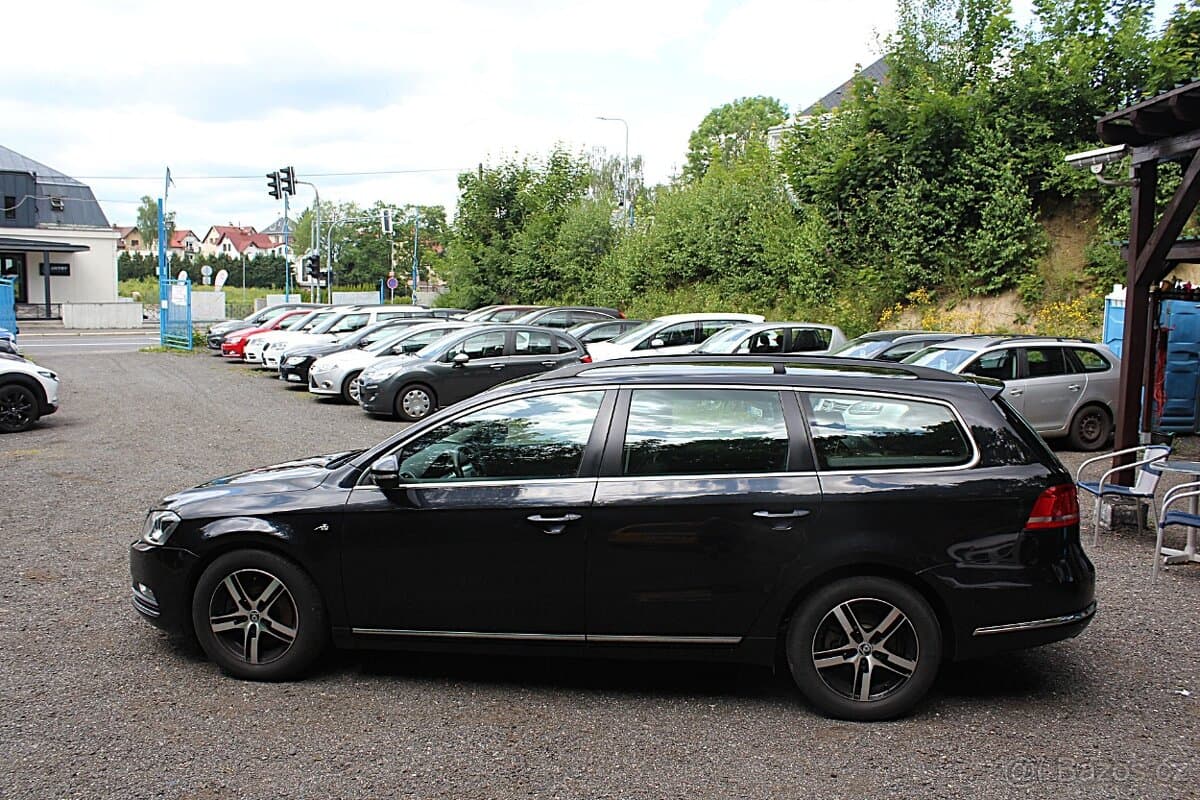 2011 Volkswagen PASSAT - 4