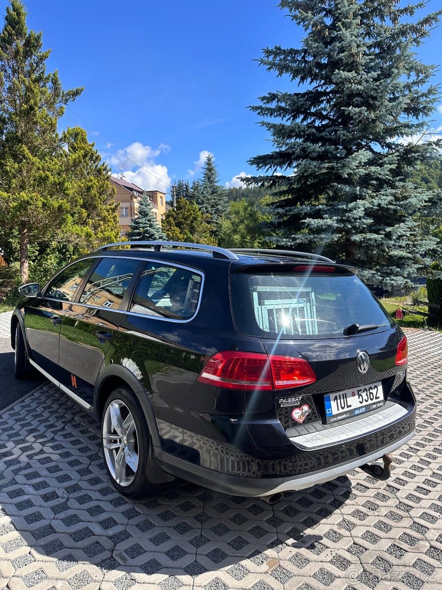 2013 Volkswagen PASSAT - 4