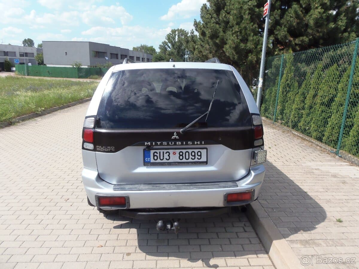 Mitsubishi PAJERO - 4