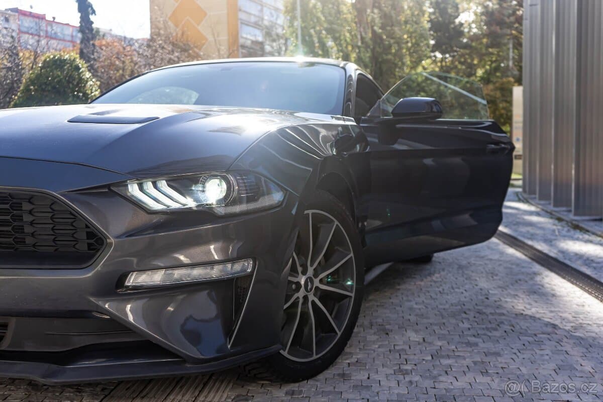 2019 Ford MUSTANG - 4
