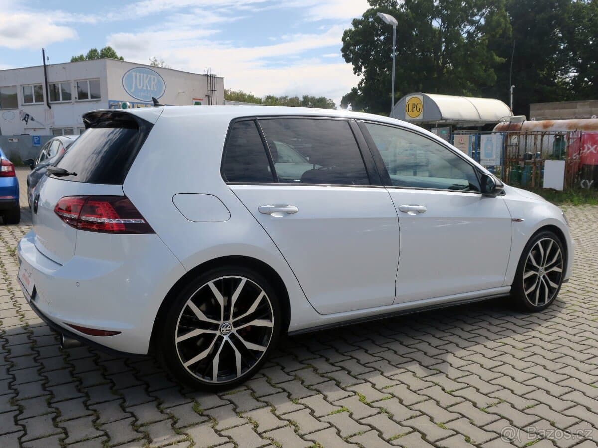 2015 Volkswagen GOLF - 4