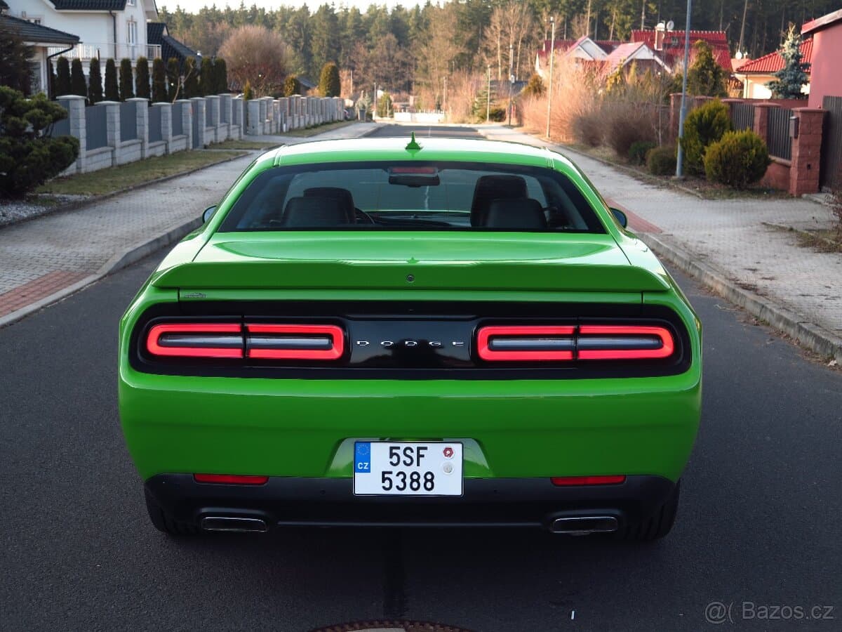 2017 Dodge CHALLENGER - 4