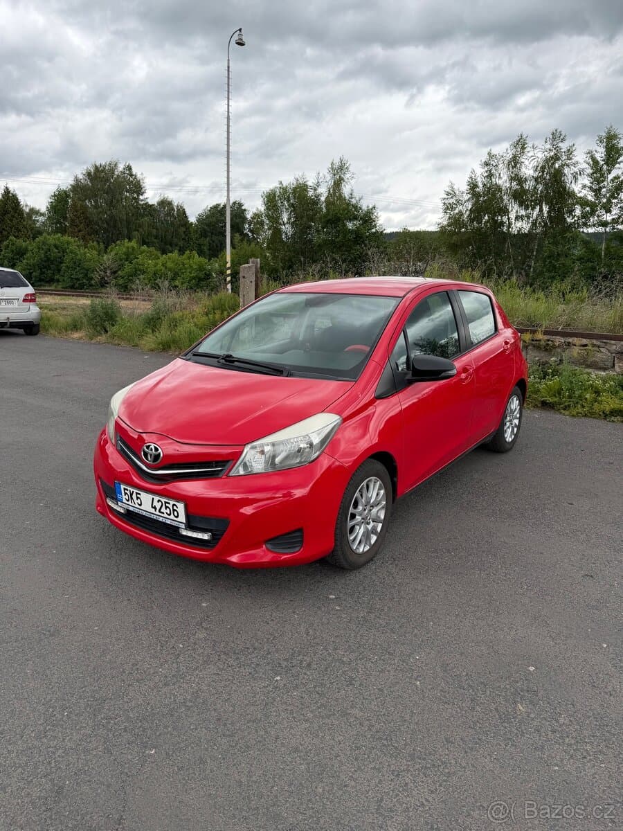 2011 Toyota YARIS - 4