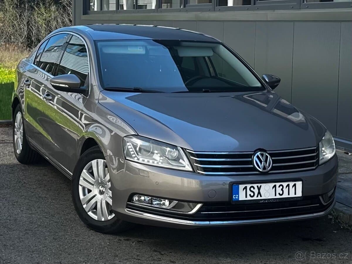 2011 Volkswagen PASSAT - 4
