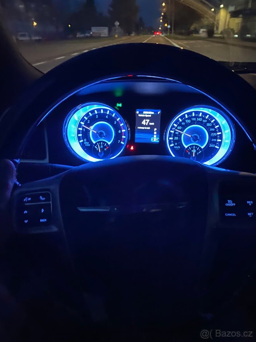 2012 Chrysler 300C - 4