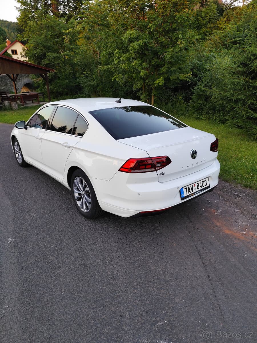 2019 Volkswagen PASSAT - 4