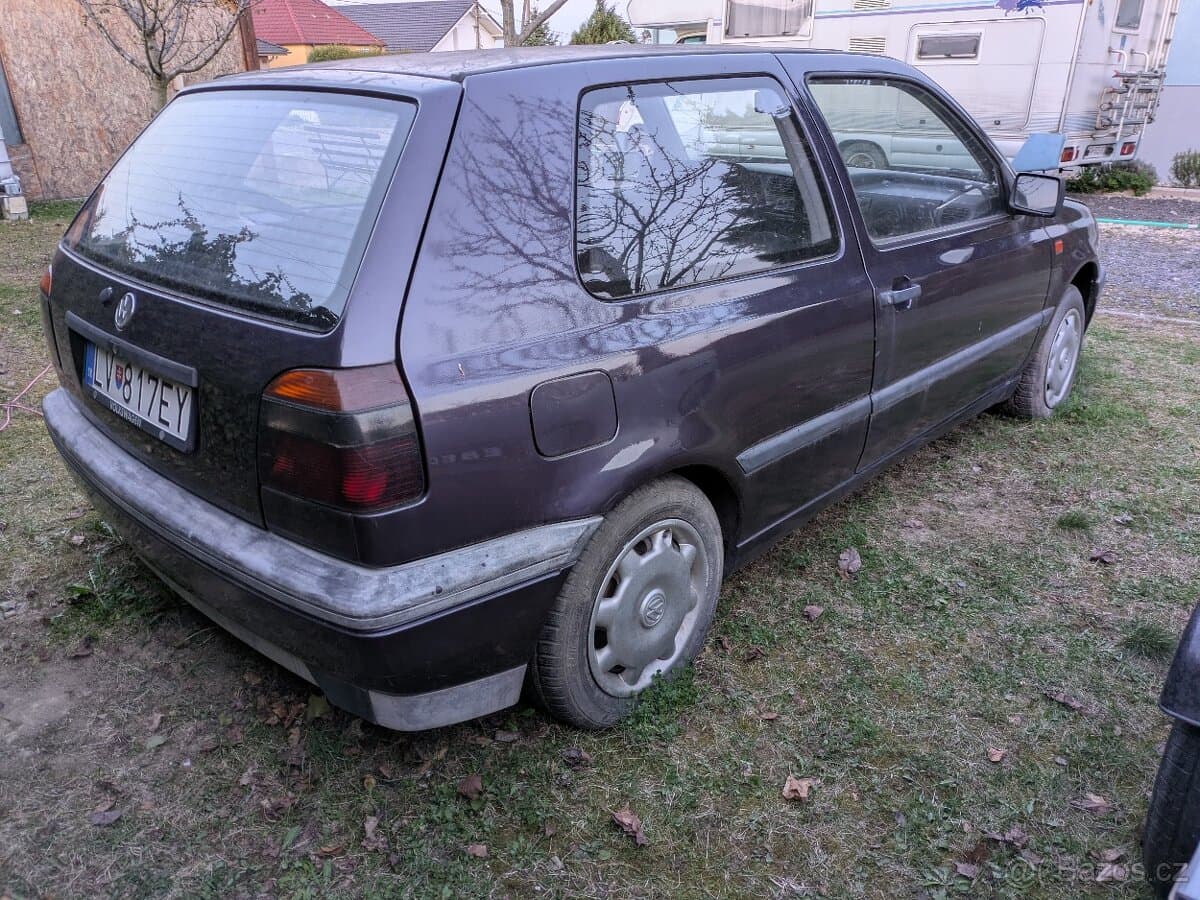 Volkswagen GOLF - 4