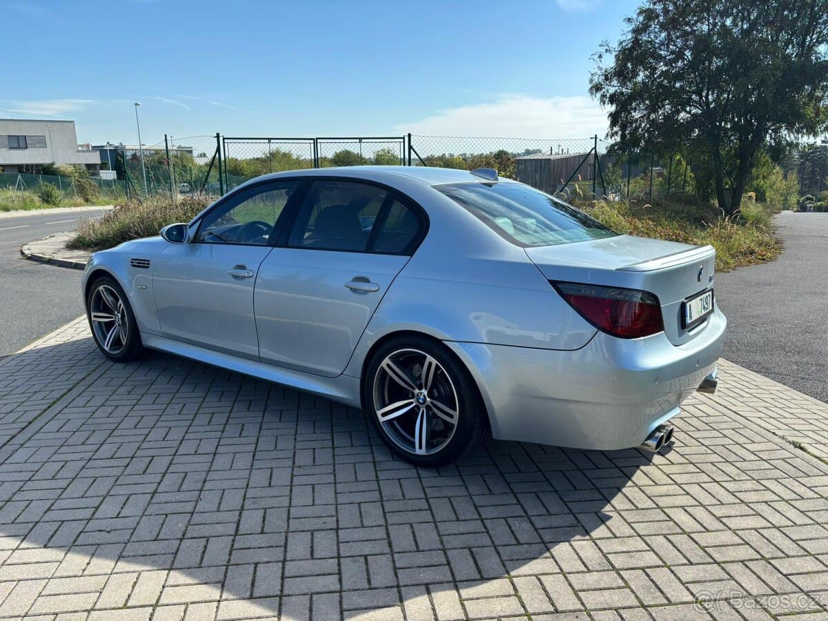2005 BMW M5 - 4