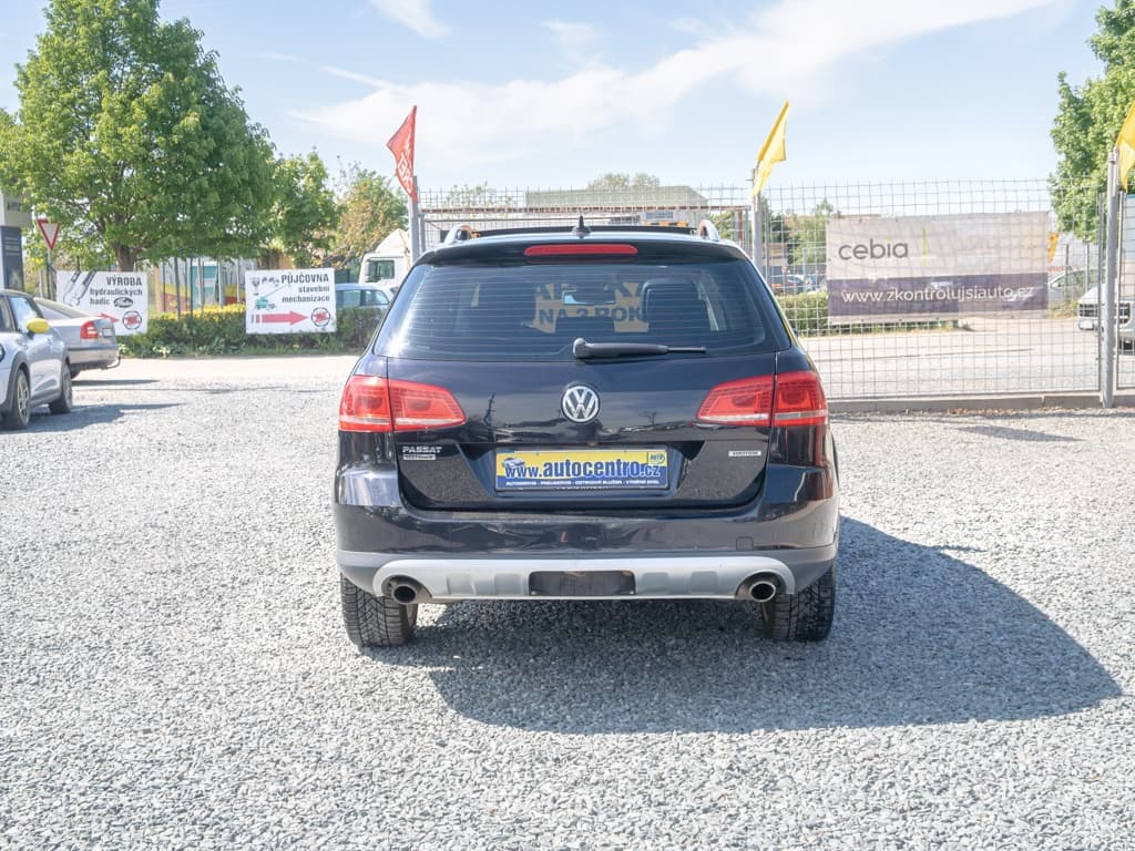 2012 Volkswagen PASSAT - 4