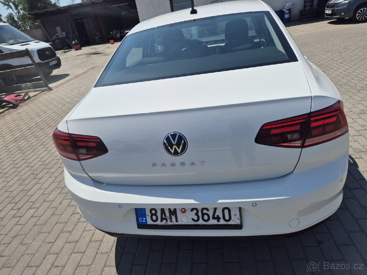 2021 Volkswagen PASSAT - 4