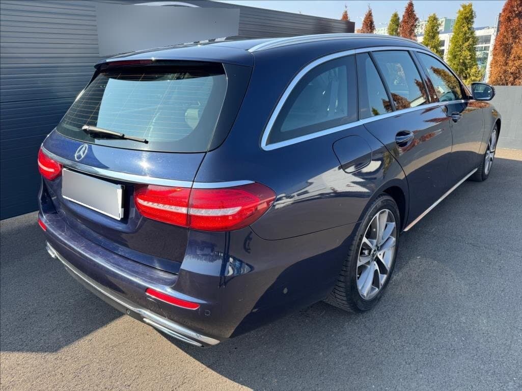 2019 Mercedes-Benz E-CLASS - 4