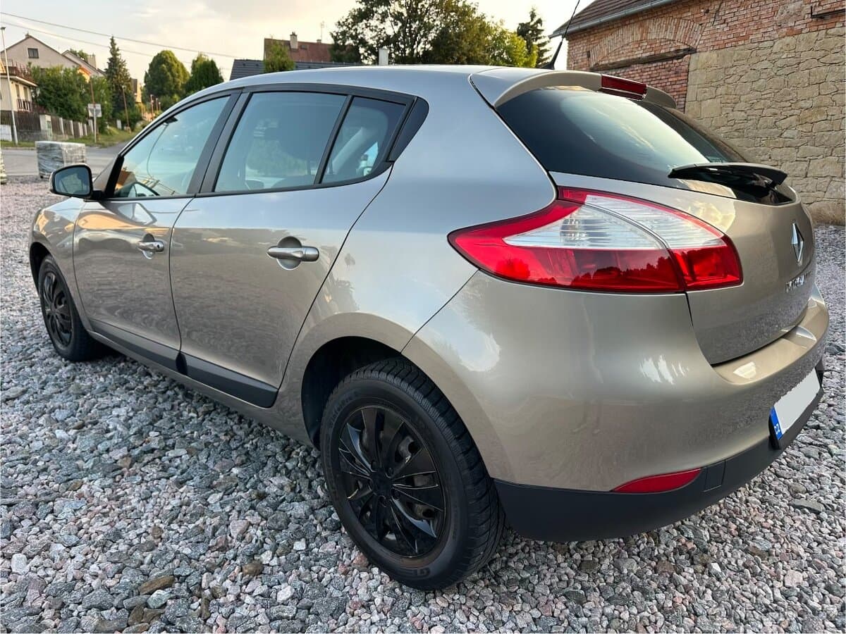 2010 Renault MEGANE - 4