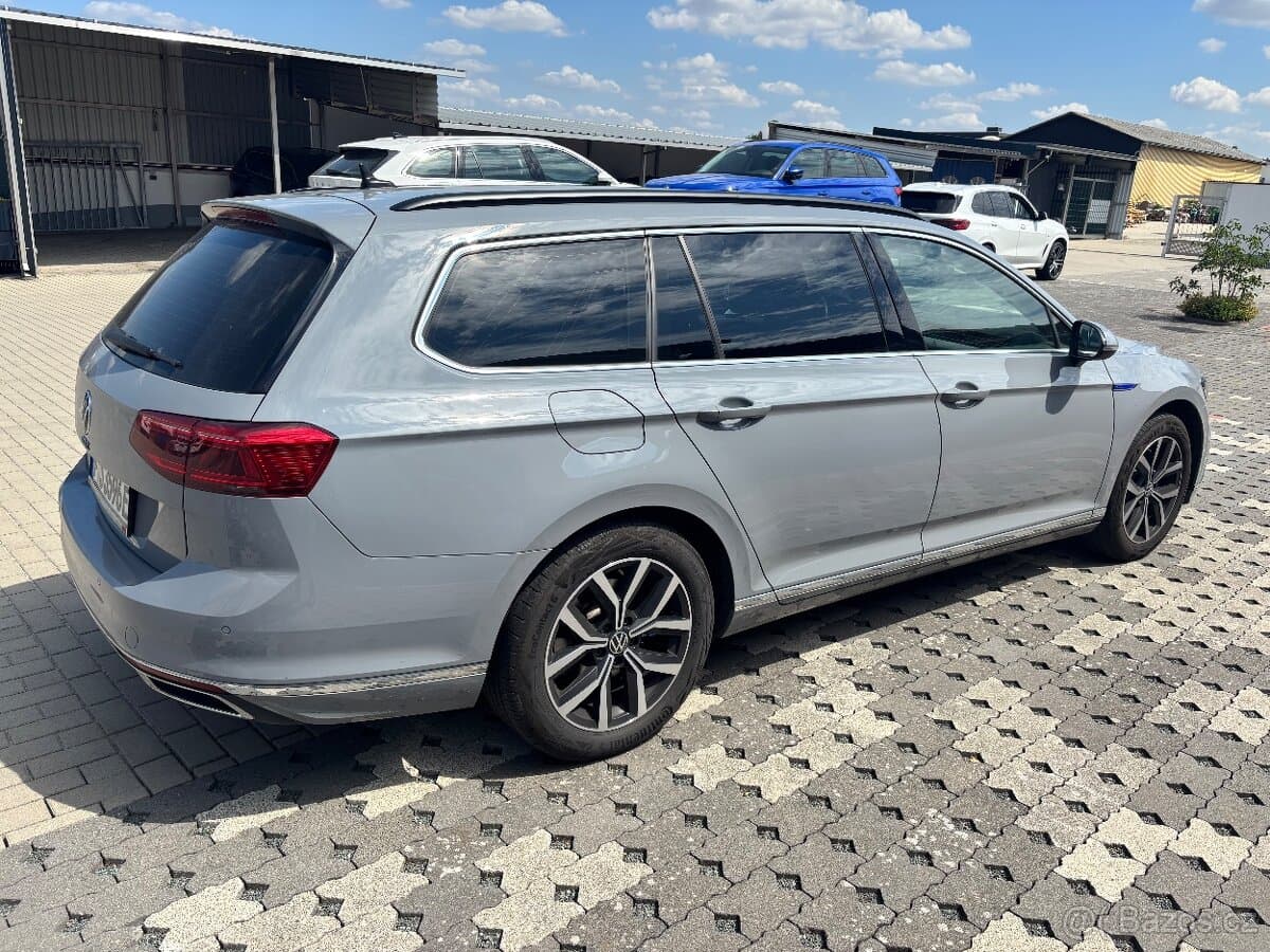 2021 Volkswagen PASSAT - 4