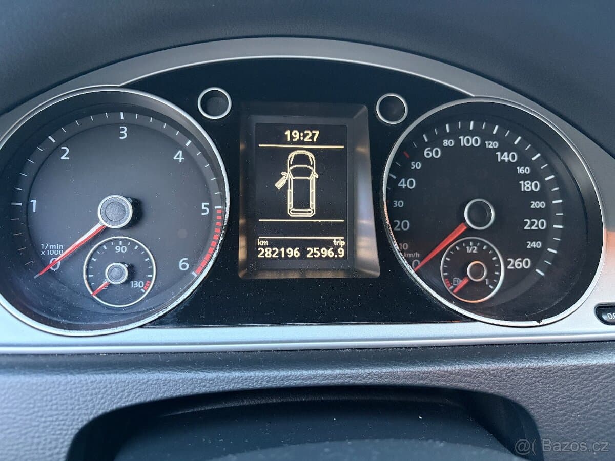 2013 Volkswagen PASSAT - 4