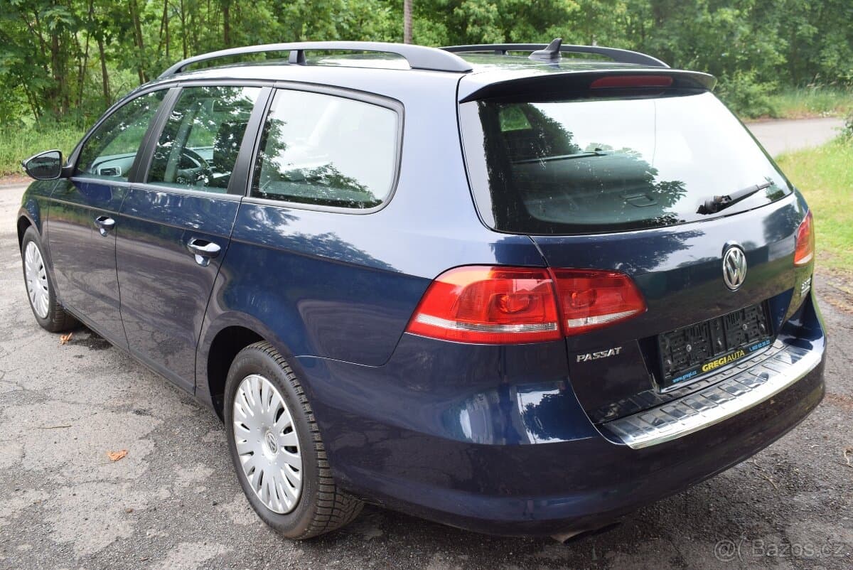 2011 Volkswagen PASSAT - 4
