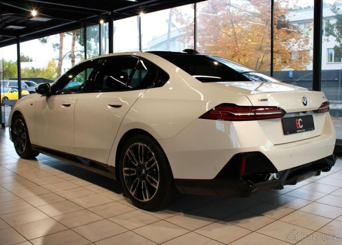 2025 BMW 5-SERIES - 4