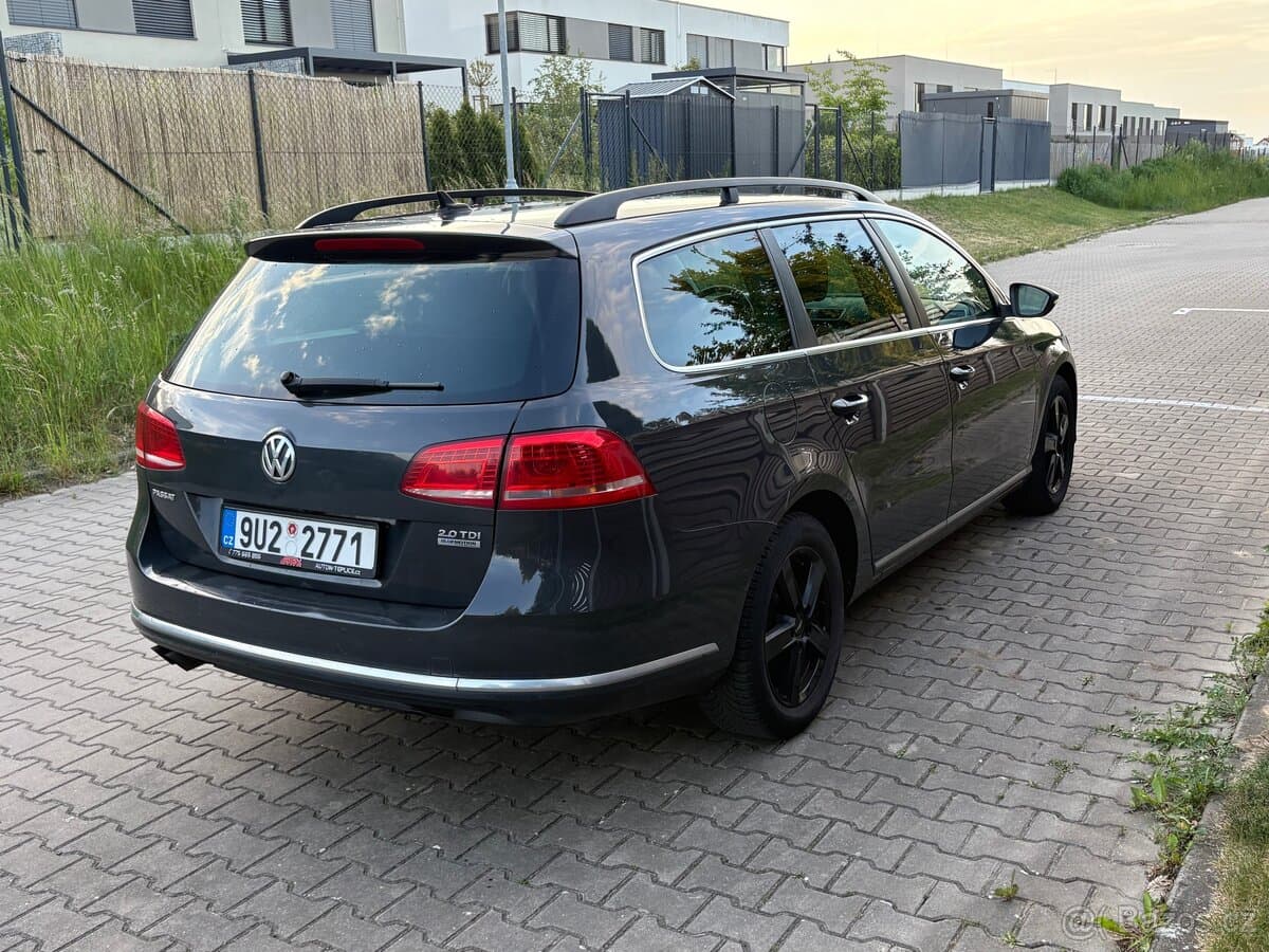 2013 Volkswagen PASSAT - 4