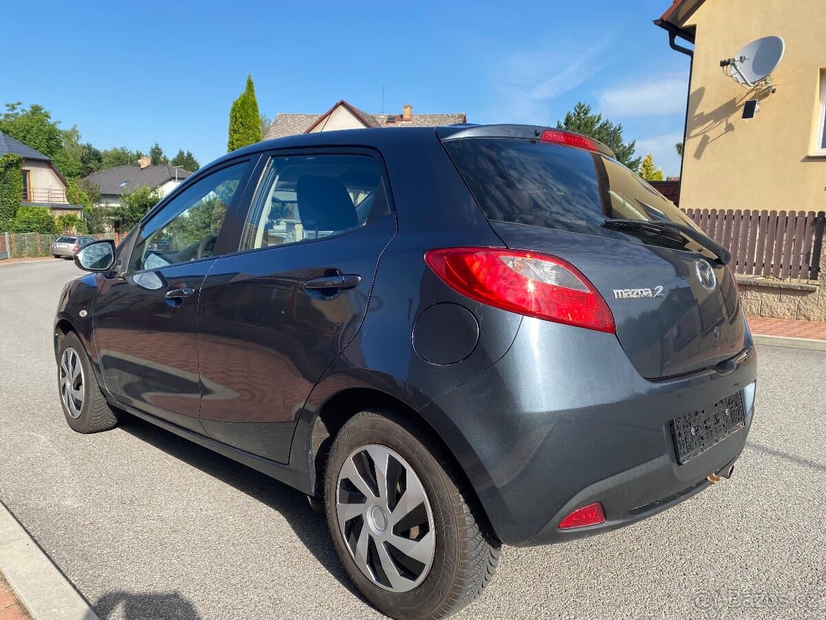 2011 Mazda 2 - 4