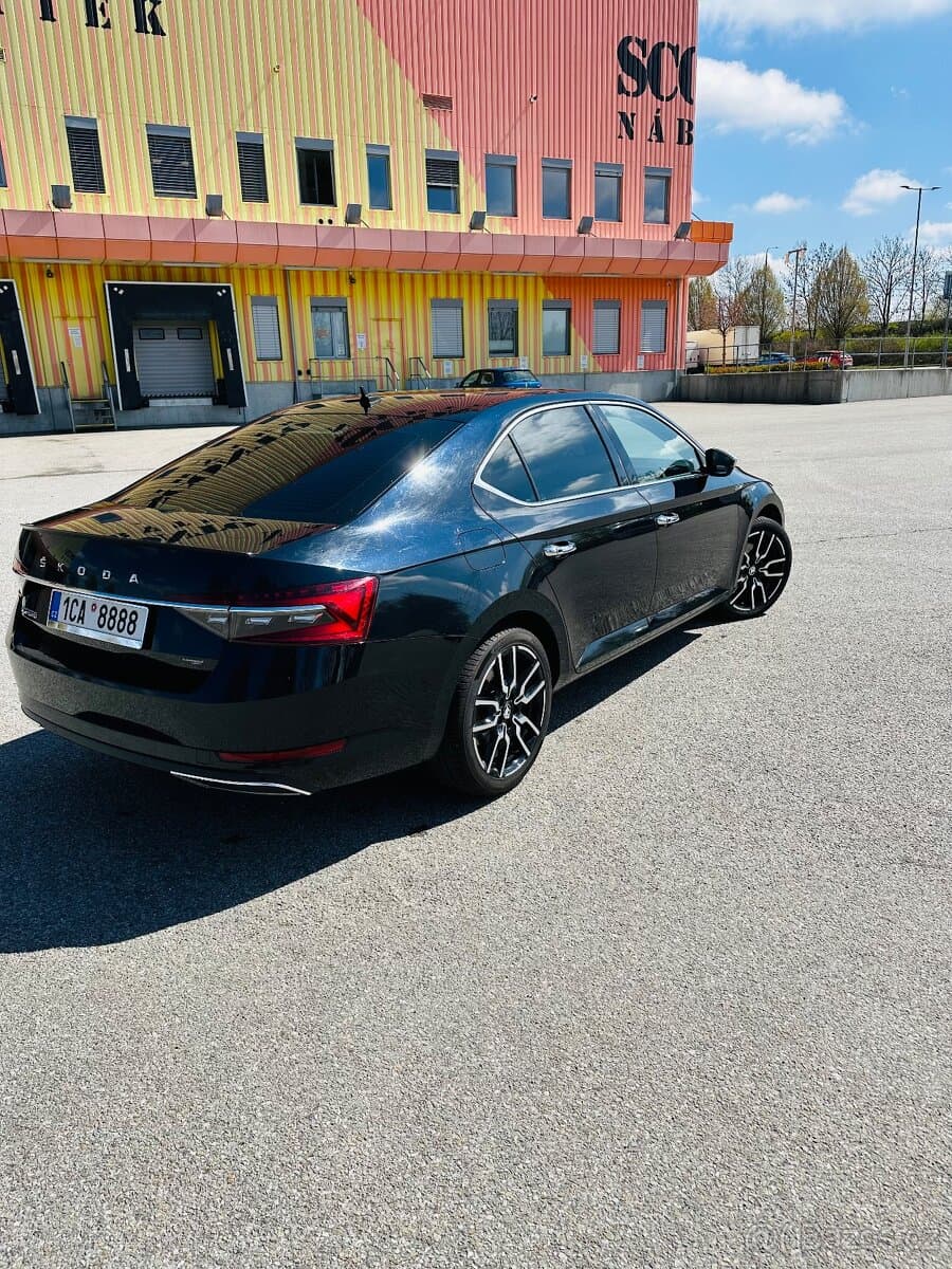 2020 Škoda SUPERB - 4