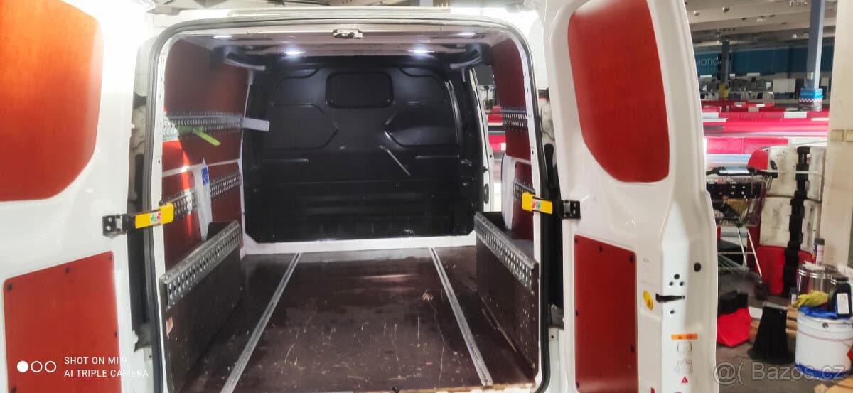 Ford TOURNEO - 4