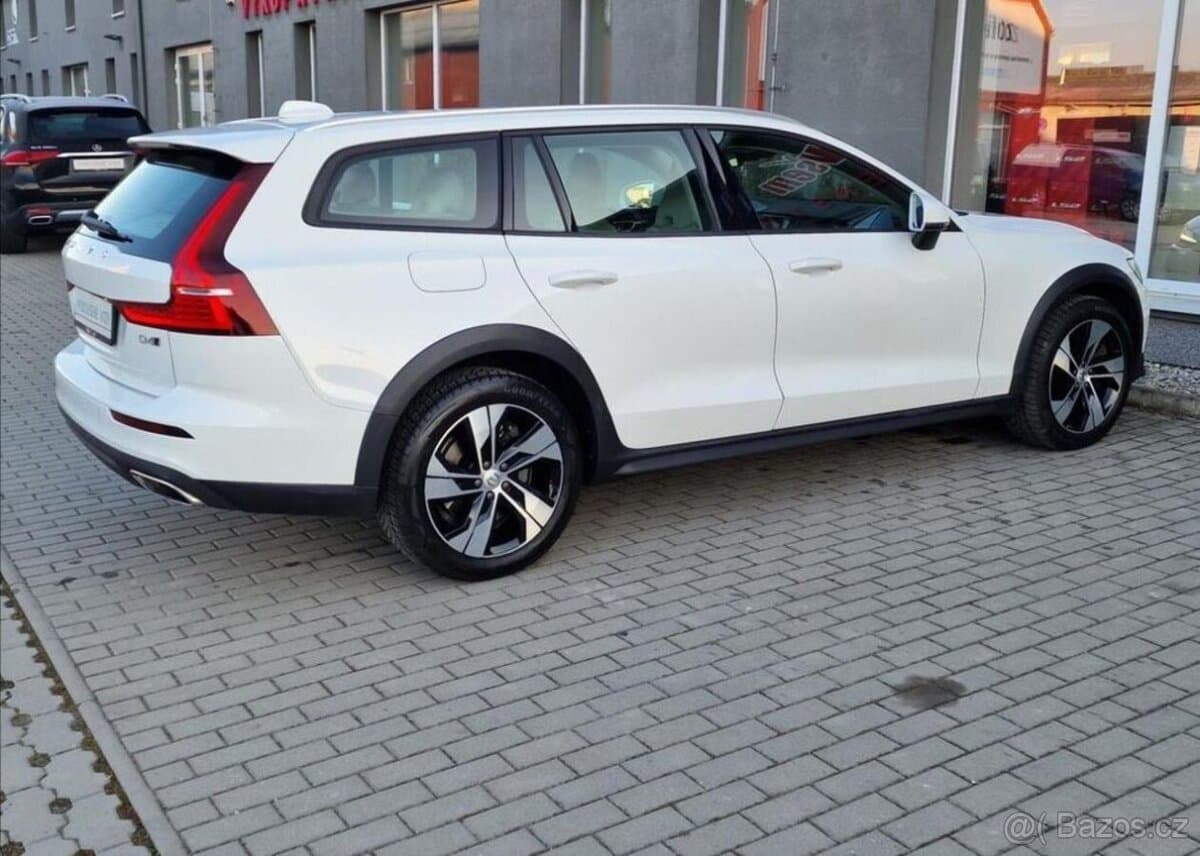 2019 Volvo V60 - 4
