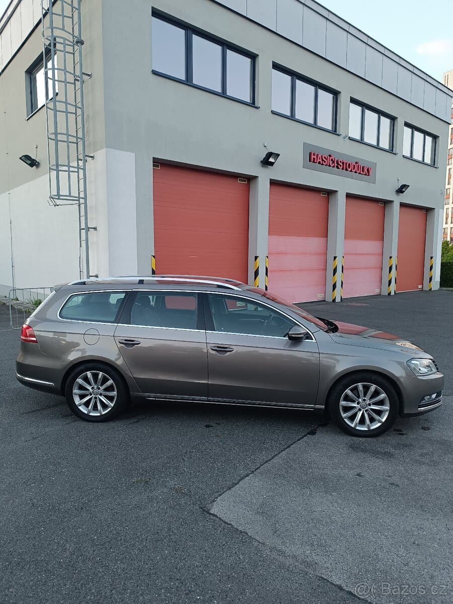 Volkswagen PASSAT - 4