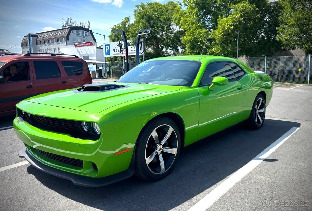 2017 Dodge CHALLENGER - 4