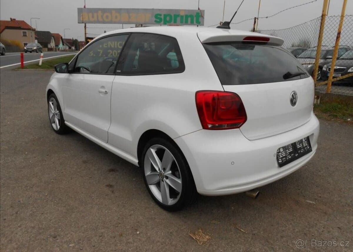 2011 Volkswagen POLO - 4