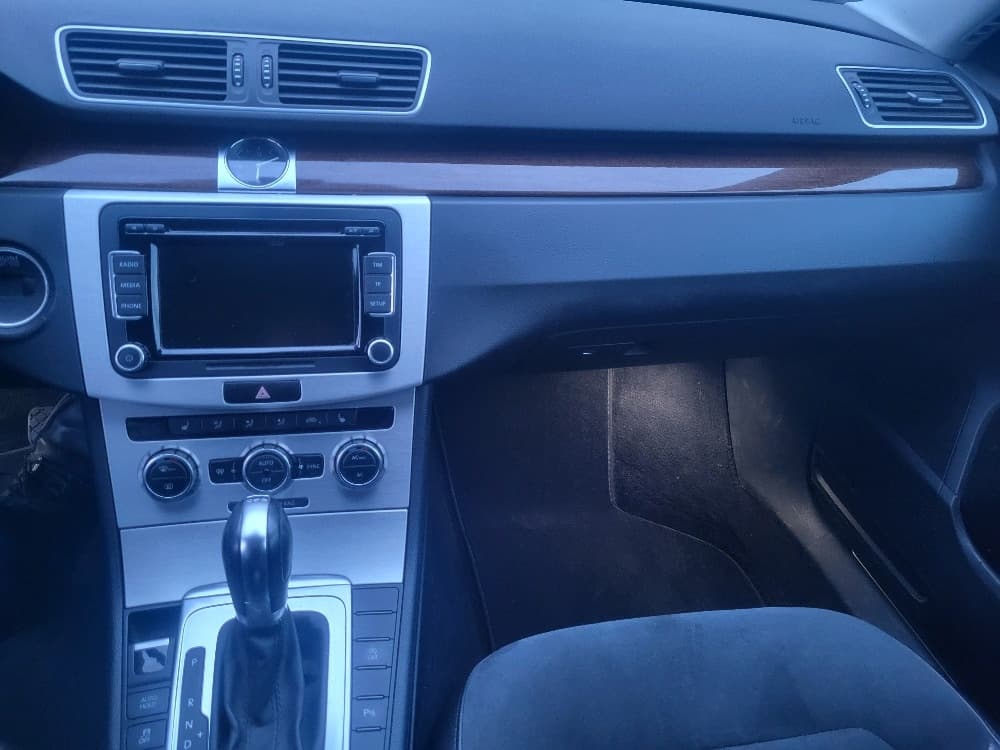2012 Volkswagen PASSAT - 4