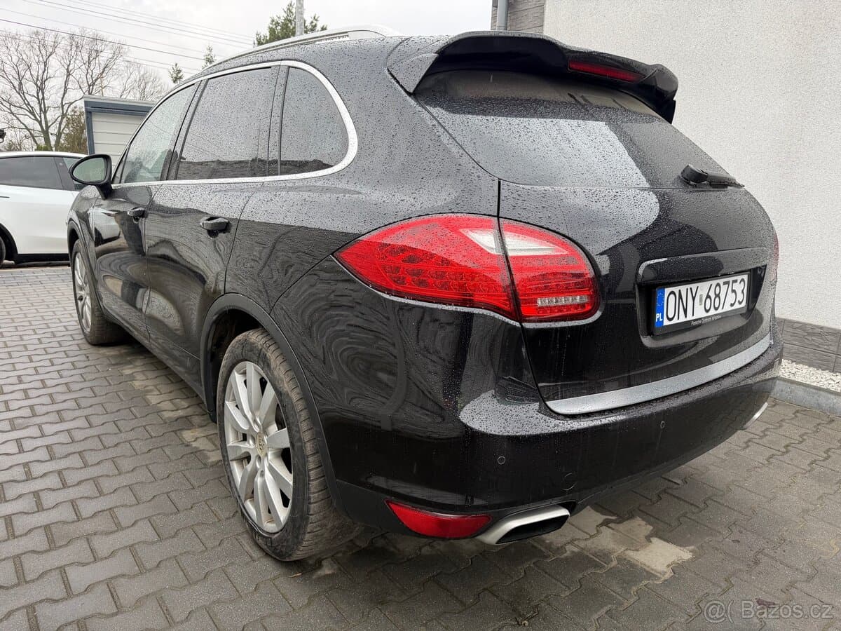2011 Porsche CAYENNE - 4