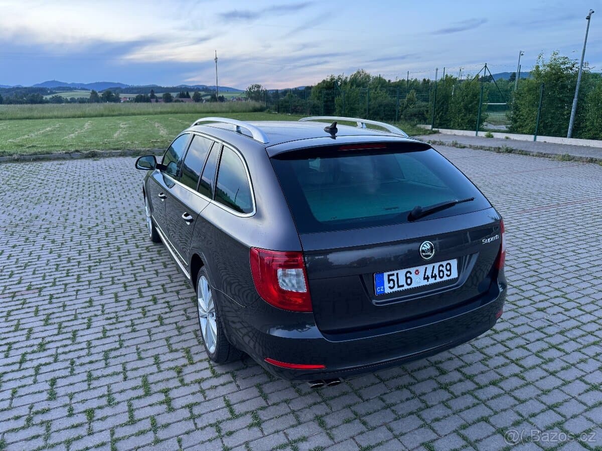 2011 Škoda SUPERB - 4
