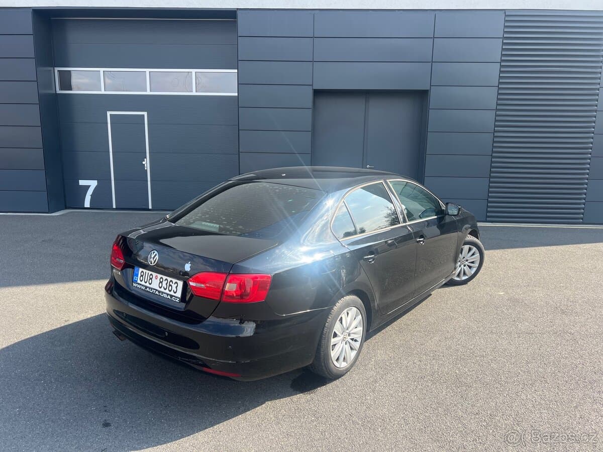 2013 Volkswagen JETTA - 4