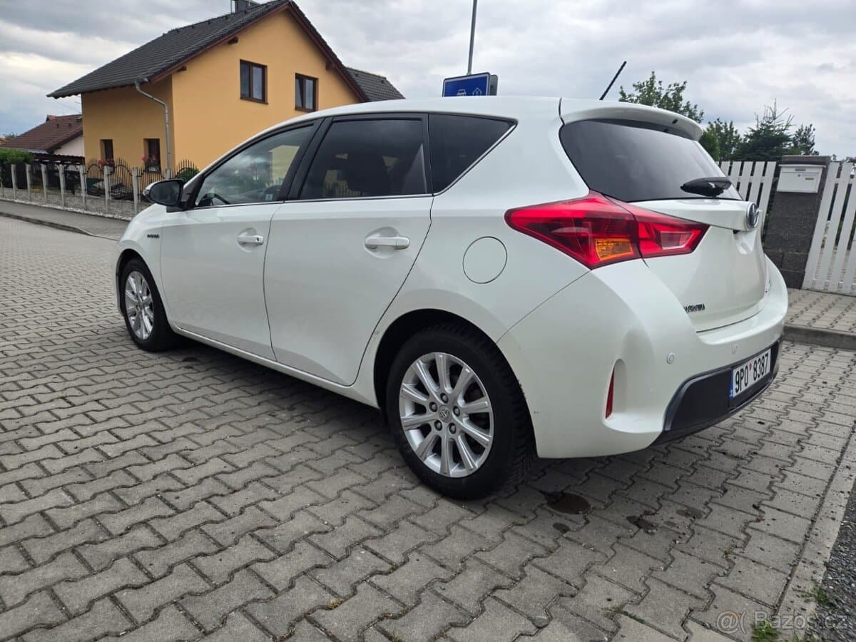 2013 Toyota AURIS - 4