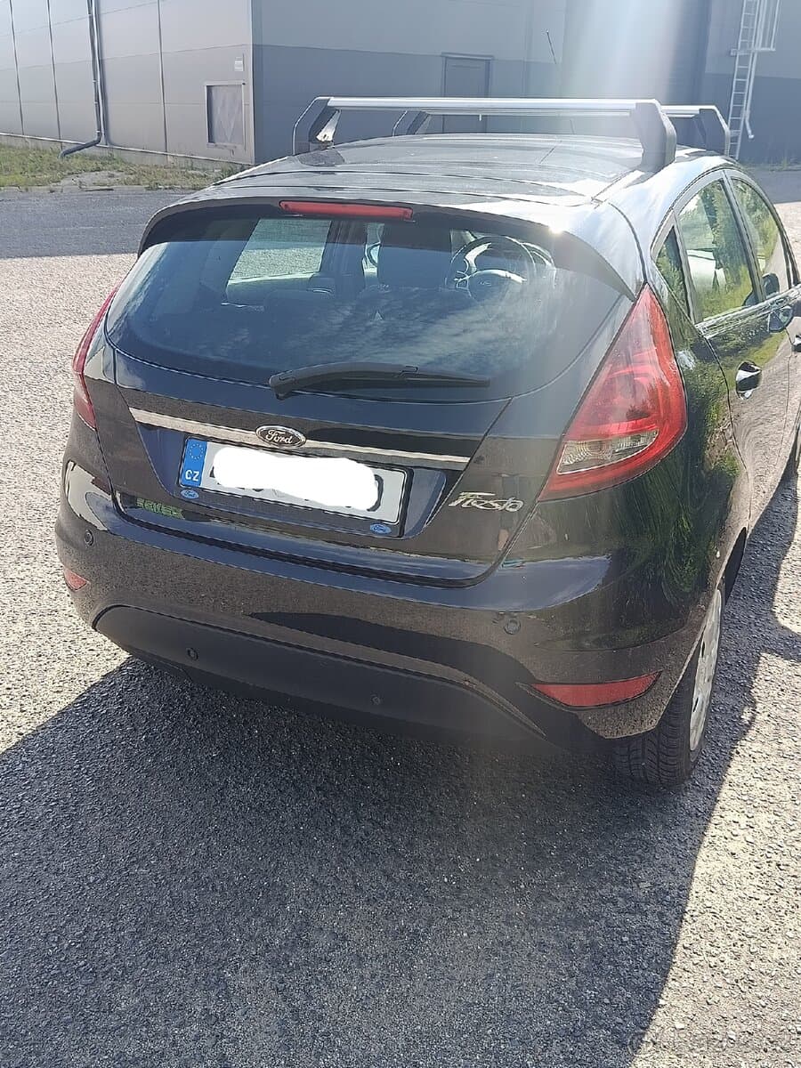 2011 Ford FIESTA - 4