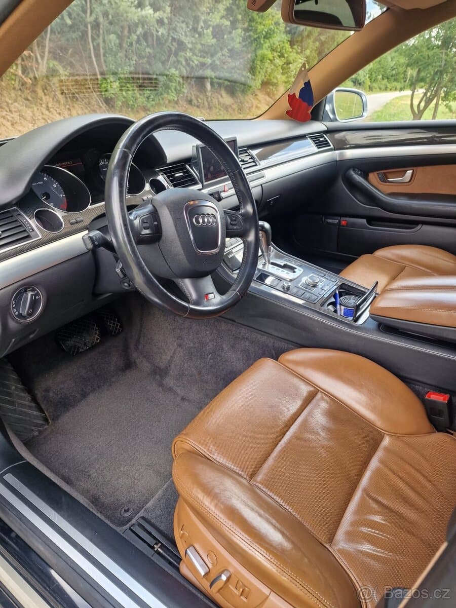 2006 Audi S8 - 4