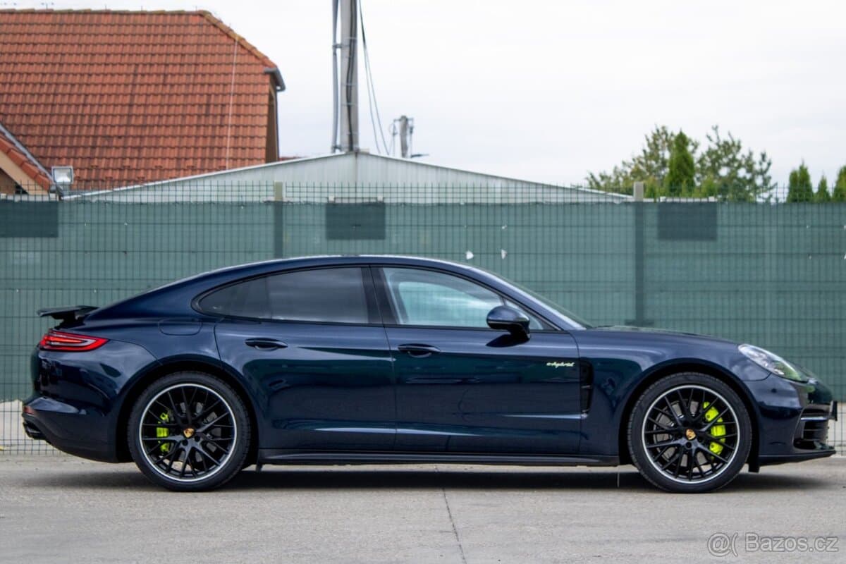 2019 Porsche PANAMERA - 4