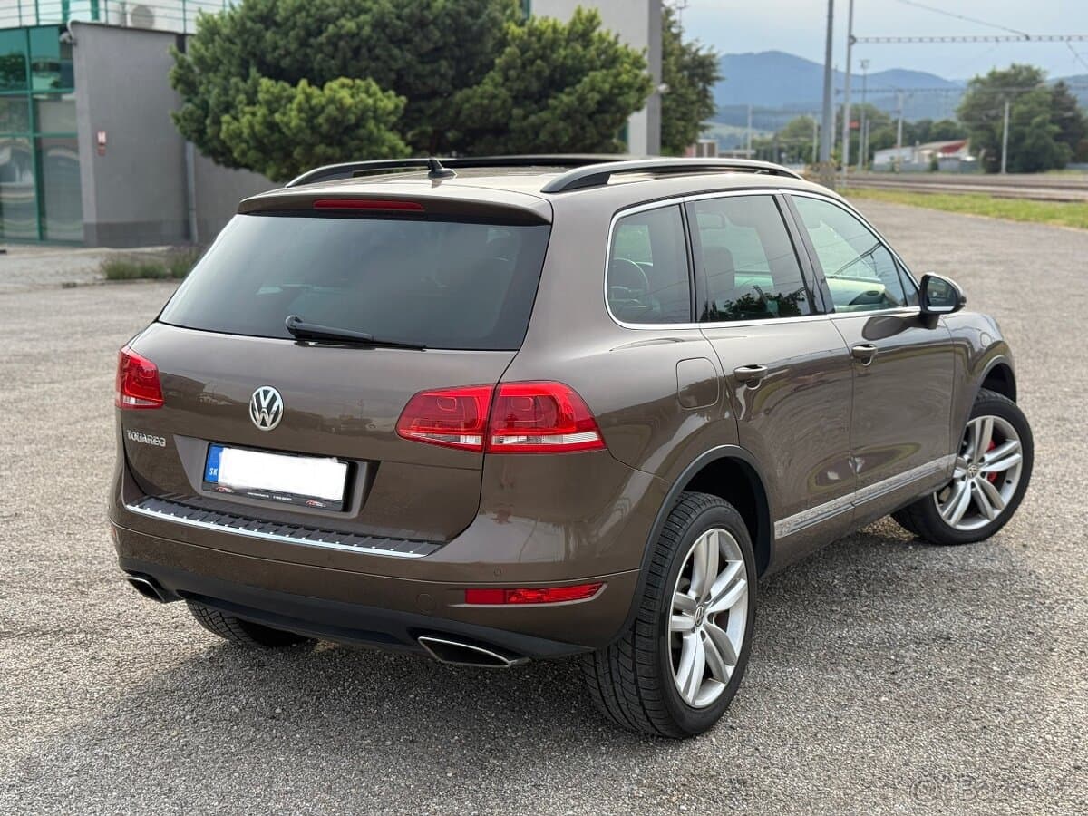2011 Volkswagen TOUAREG - 4