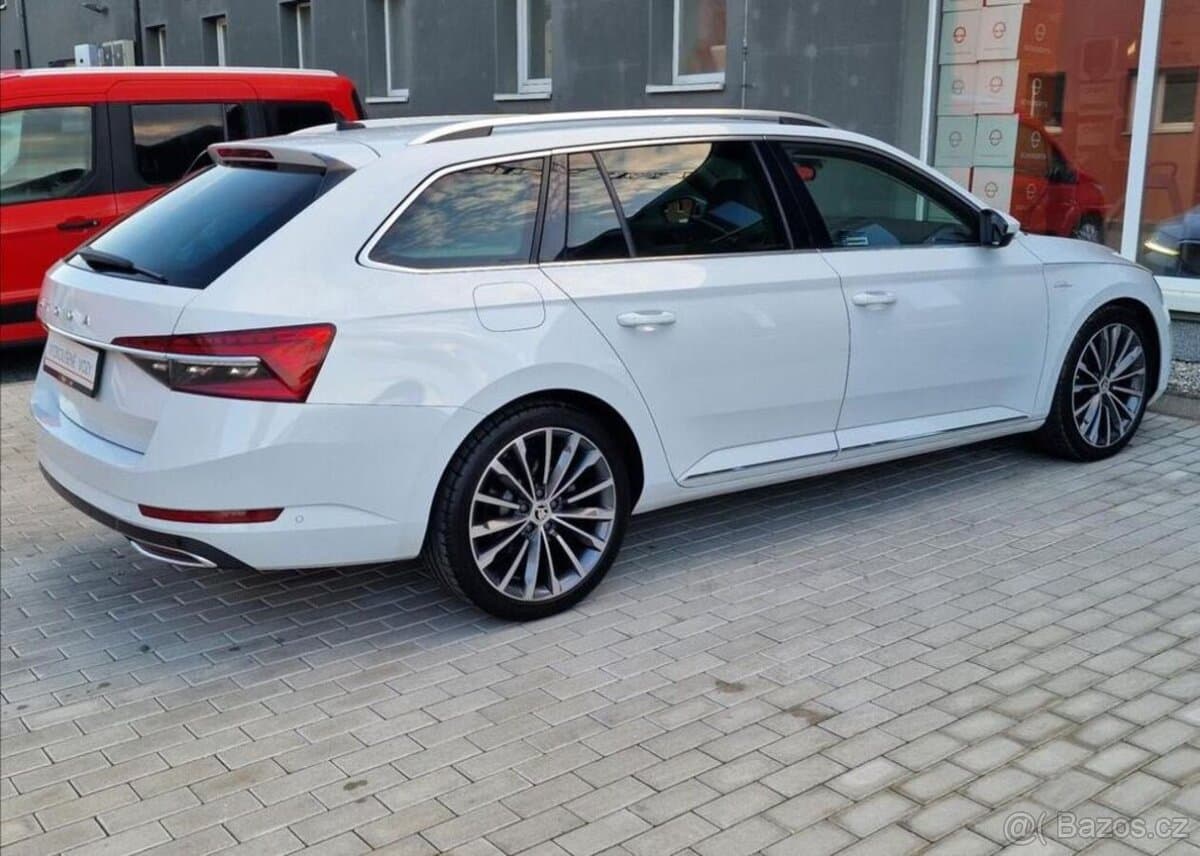 2020 Škoda SUPERB - 4