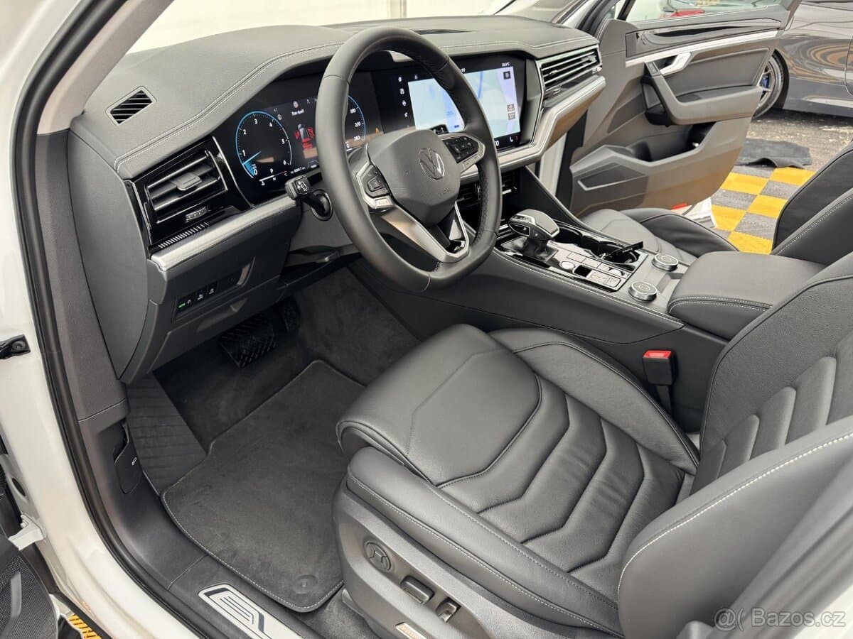 2025 Volkswagen TOUAREG - 4