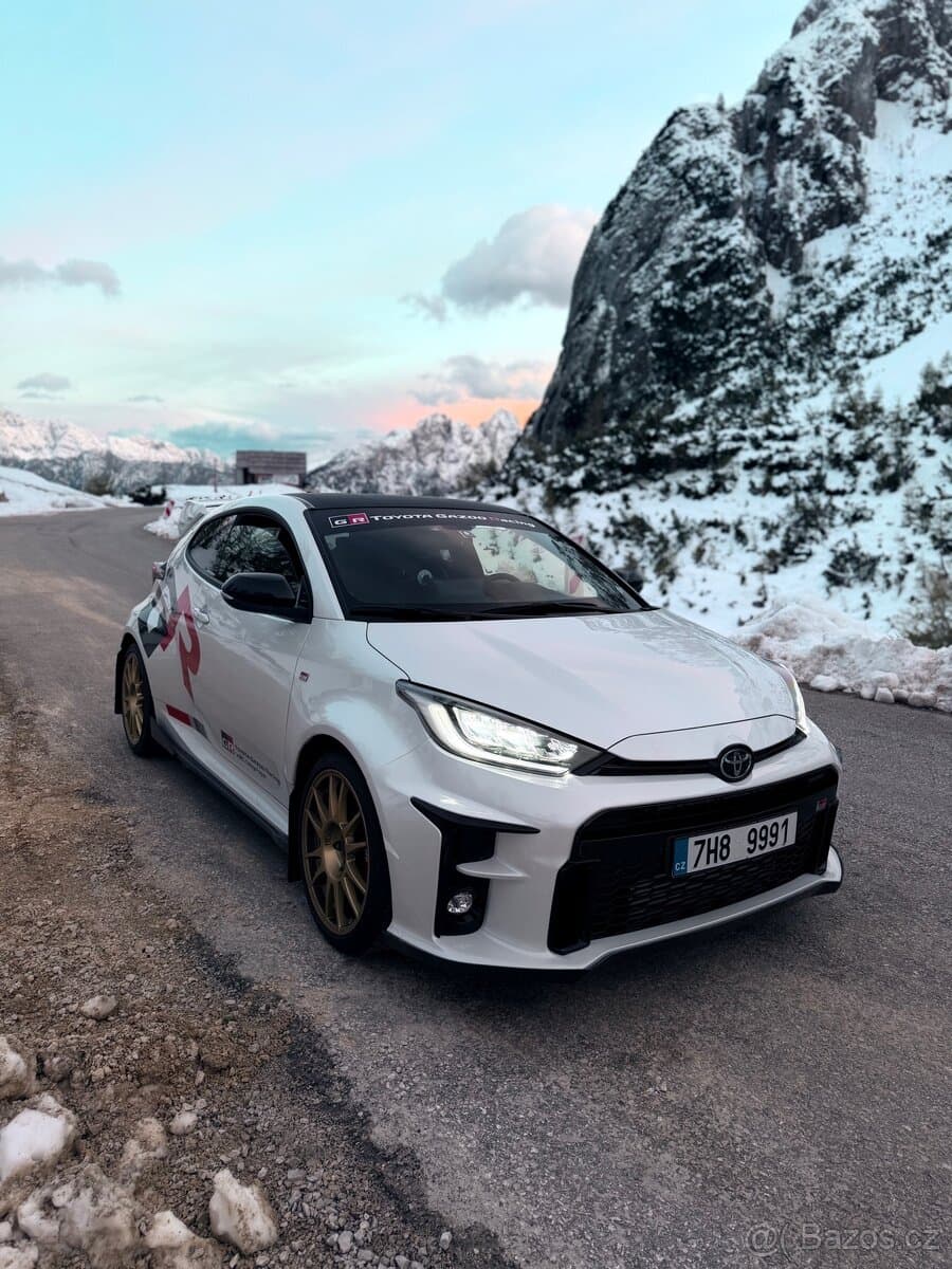 2021 Toyota YARIS - 4