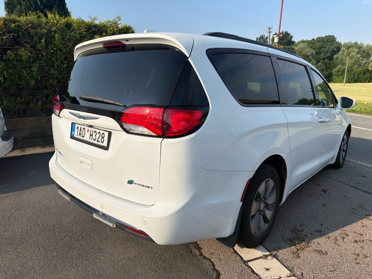 2019 Chrysler PACIFICA - 4