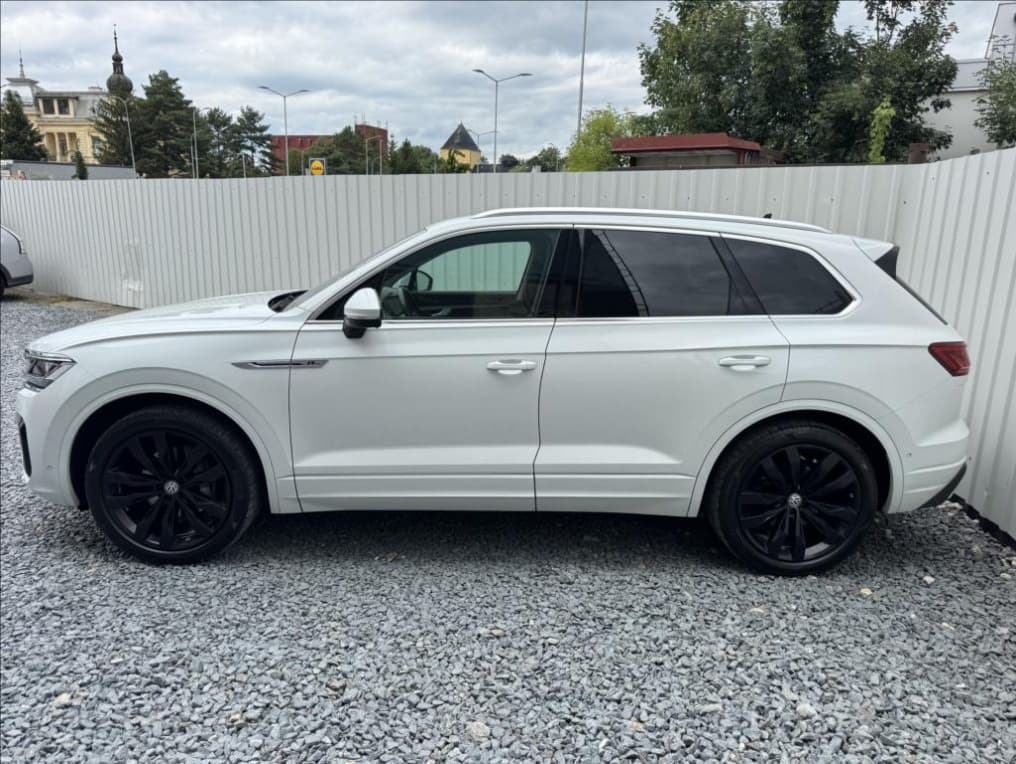 2018 Volkswagen TOUAREG - 4