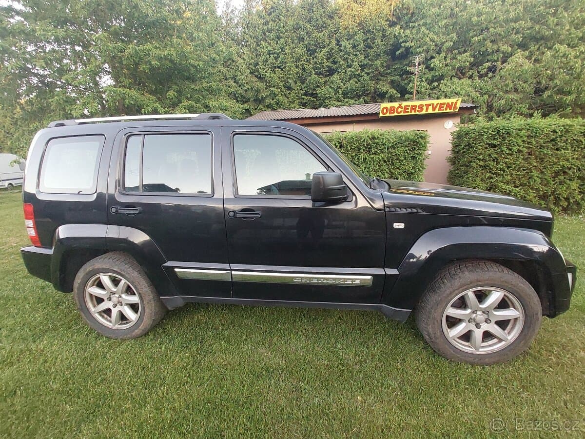 2010 Jeep CHEROKEE - 4