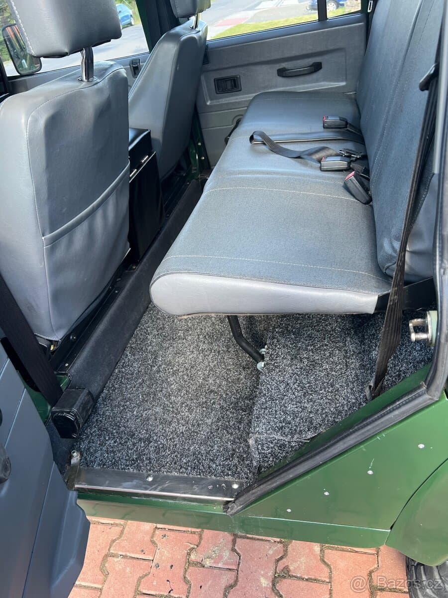 2001 Land Rover DEFENDER - 4
