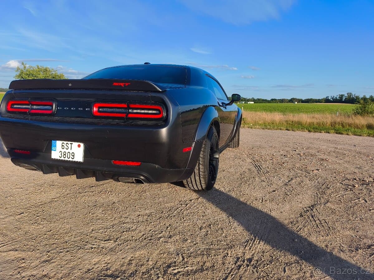 2018 Dodge CHALLENGER - 4